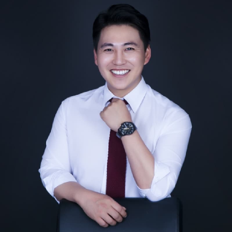 창업 상담을 안내하는 김재호 팀장